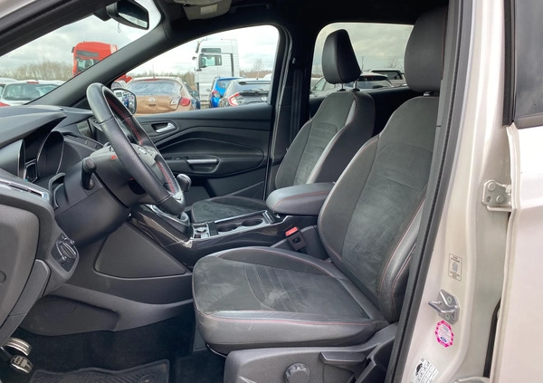 Ford Kuga cena 72200 przebieg: 58517, rok produkcji 2019 z Golczewo małe 352